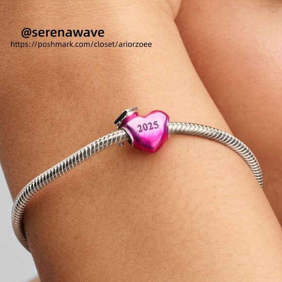 Pandora Graduation 2025 Heart Charm - Picture 4 of 6